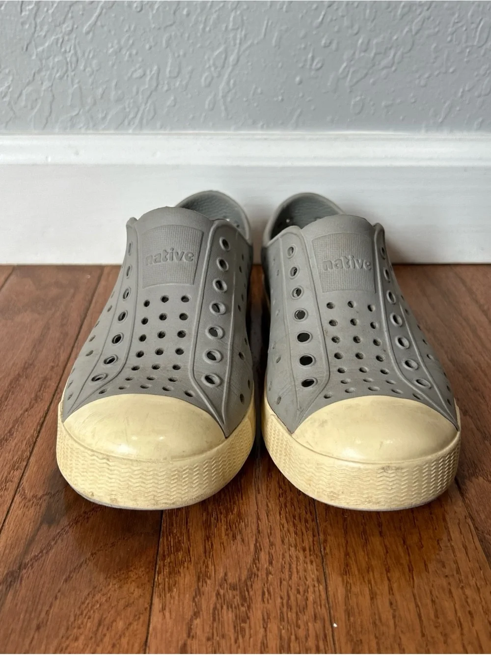 Native Jefferson Water Shoes Slip On Boys Or Girls Size 13 Gray